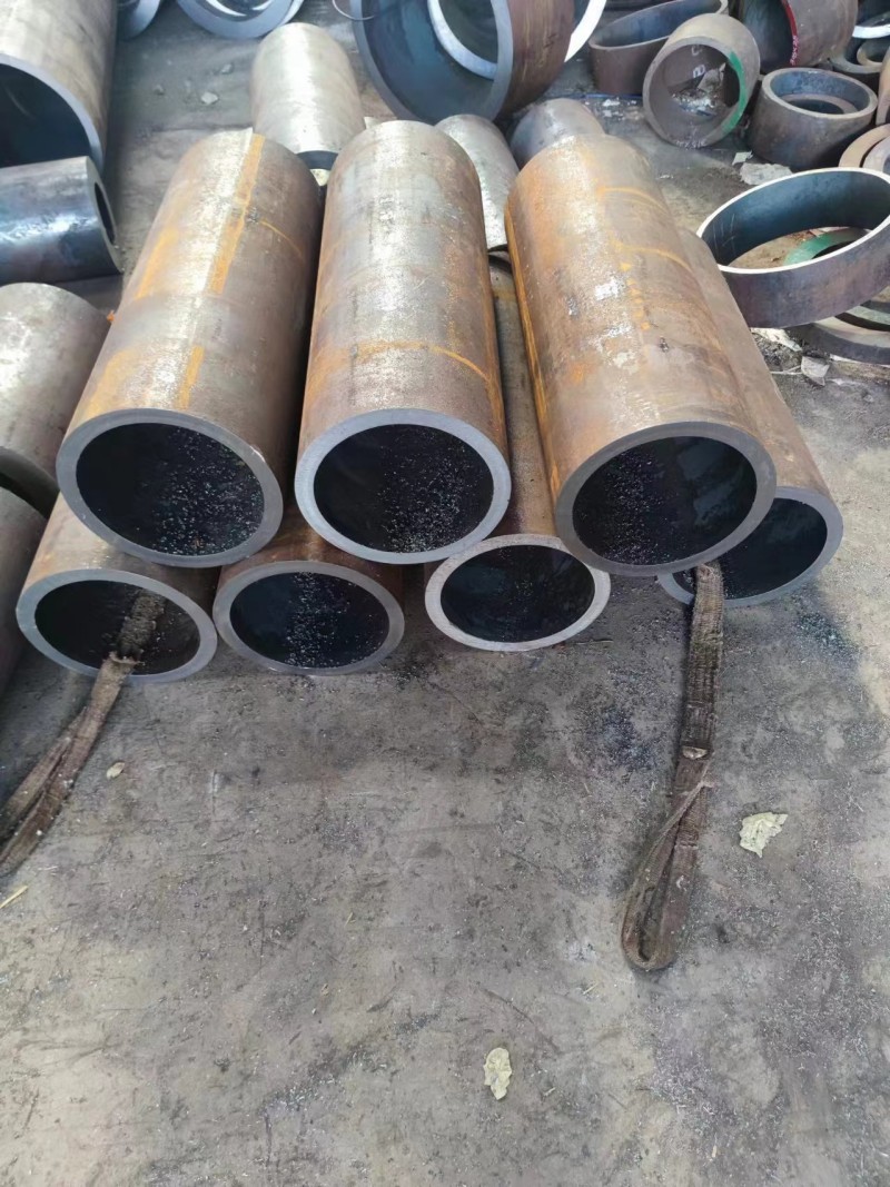 松山松山松山12Cr1MovG无缝钢管切割